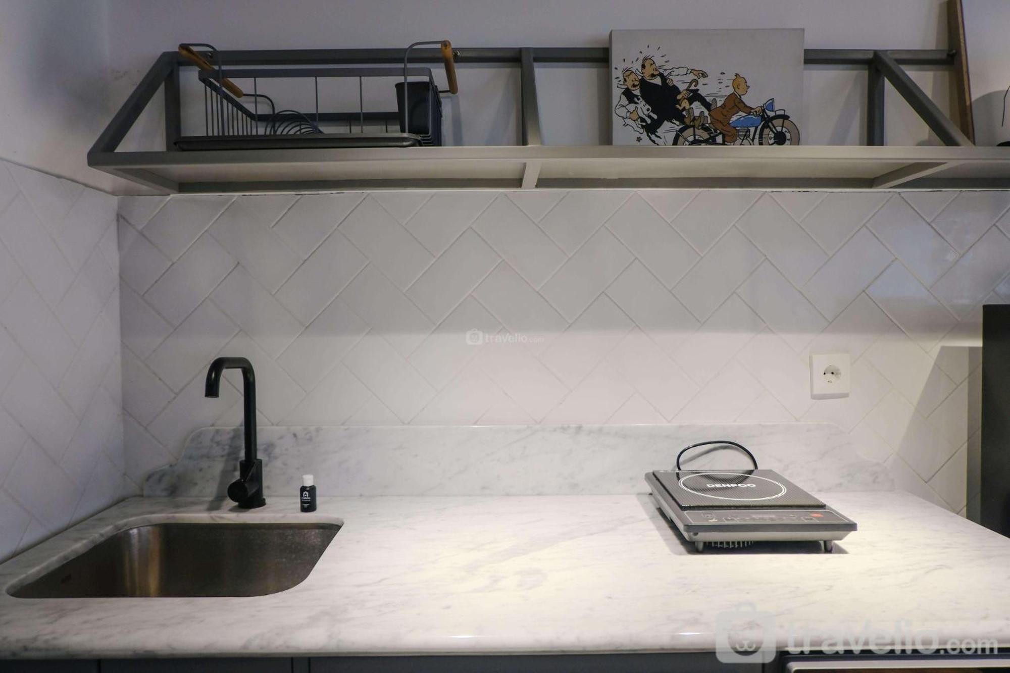 Apartemen With Private Living At Jarrdin Cihampelas By Travelio