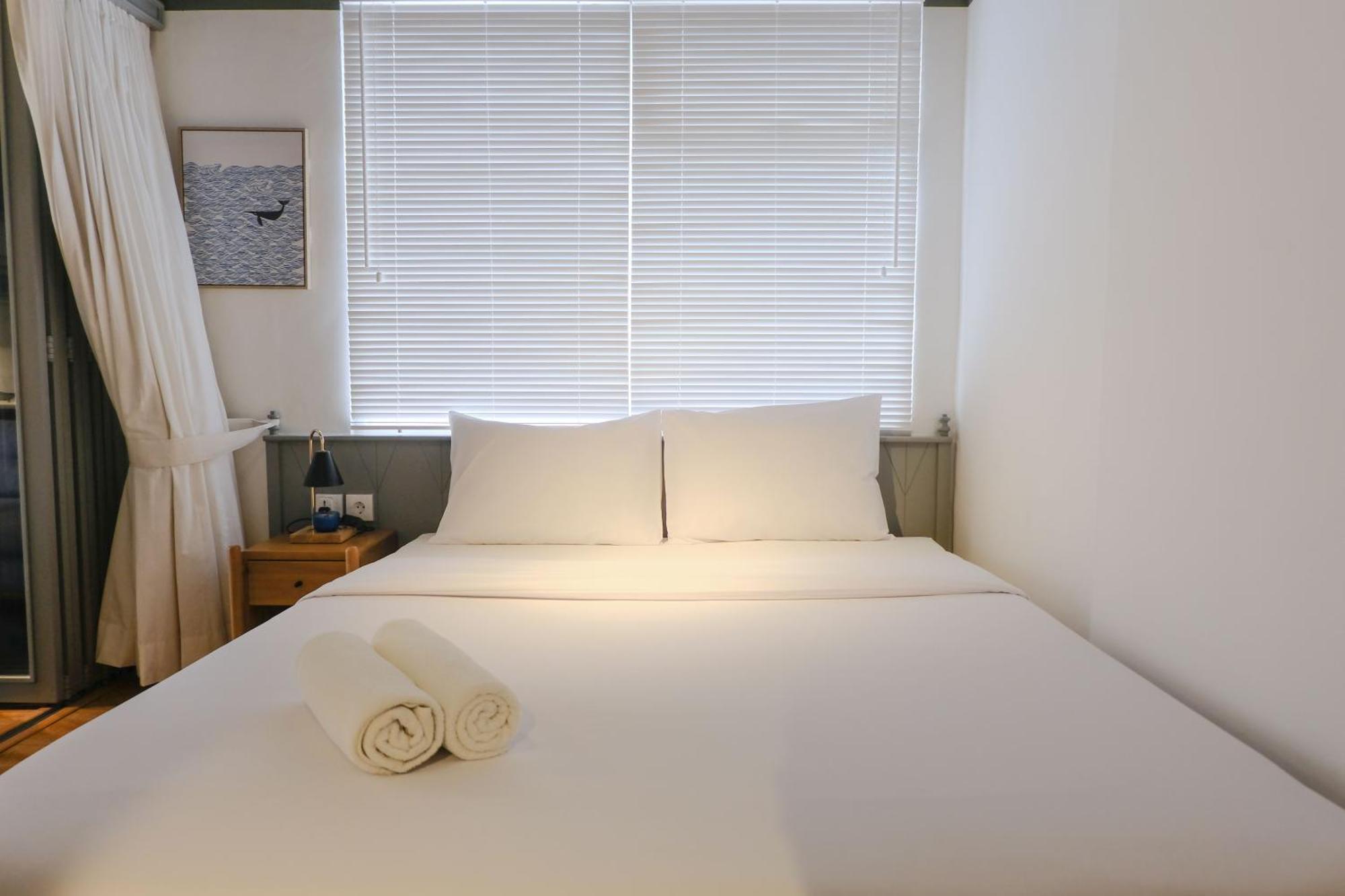 Apartemen With Private Living At Jarrdin Cihampelas By Travelio *